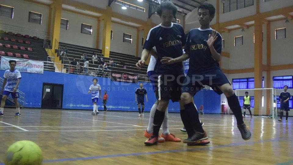 Turnamen futsal yang digelar mahasiswa untuk membantu korban kekerasan anak dan perempuan. - INDOSPORT